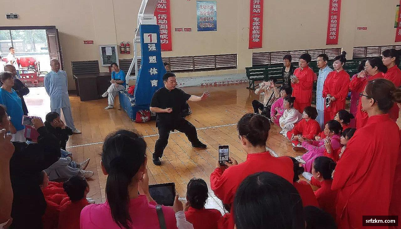 团结拼搏，共创辉煌